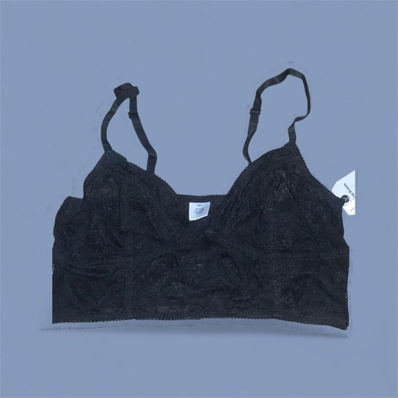 Elegant Black Lace Bralette - Picture 1 of 4